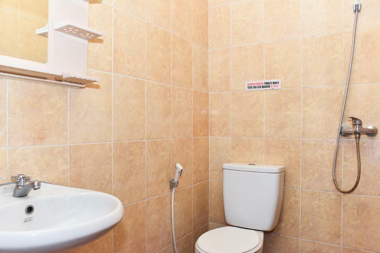 Reddoorz Near Lenmarc Mall Surabaya Pradahkalikendal Bagian luar foto