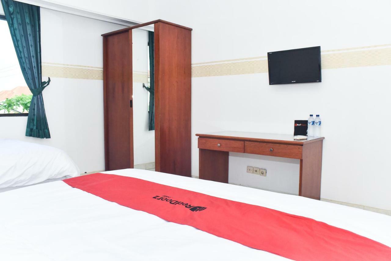 Reddoorz Near Lenmarc Mall Surabaya Pradahkalikendal Bagian luar foto