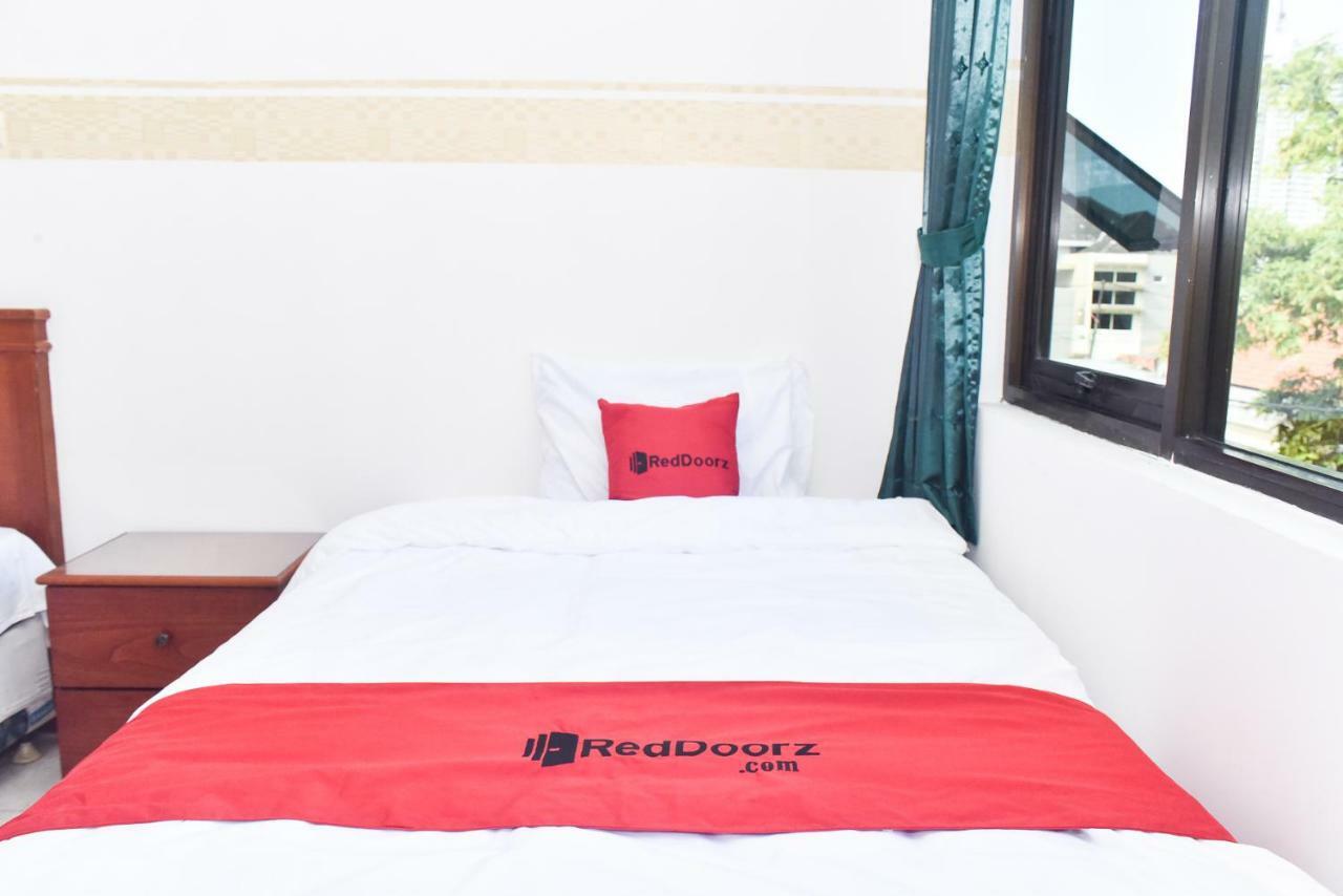 Reddoorz Near Lenmarc Mall Surabaya Pradahkalikendal Bagian luar foto